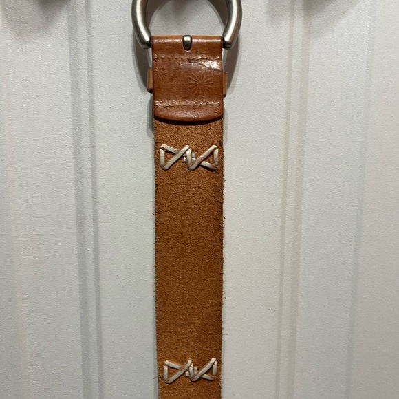 The Buckle tan and cream textured and embossed leather belt. Size L - Picture 4 of 6
